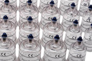 NonDolens Schröpfglas-Set 19 Schröpfgläser aus Kunststoff mit Ventil, Handpumpe und Verlängerungskabel