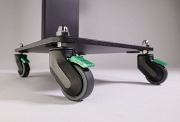 Rollensatz 4-fach mit 4 safety-Rollen jeweils mit Feststeller für Bodensäule und Bodenplatte mit 4 Löchern – HOYER Licht & Design GmbH