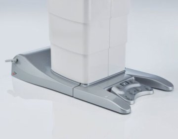 Fahrbarkeit 2 2 Doppelrollen D = 75 mm 4 Bockrollen D = 50 mm elektrisch leitend mit Zentralfeststellung